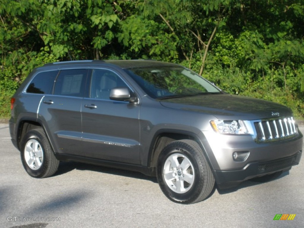 Mineral Gray Metallic Jeep Grand Cherokee