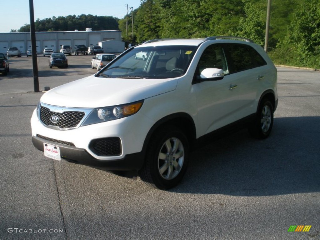 2011 Sorento LX V6 - Snow White Pearl / Black photo #11