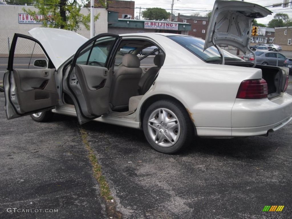 2001 Galant ES V6 - Northstar White / Tan photo #35