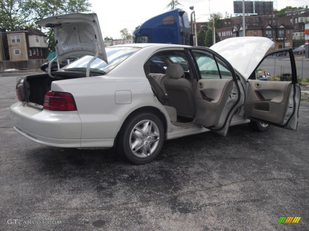 2001 Galant ES V6 - Northstar White / Tan photo #37