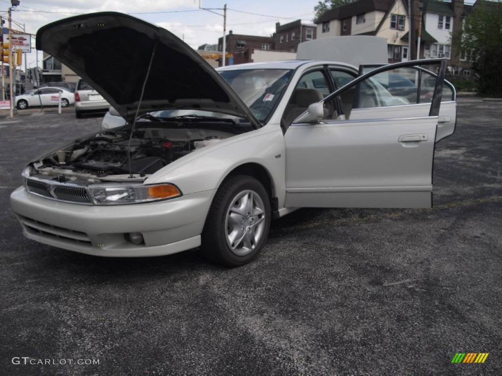 2001 Galant ES V6 - Northstar White / Tan photo #40