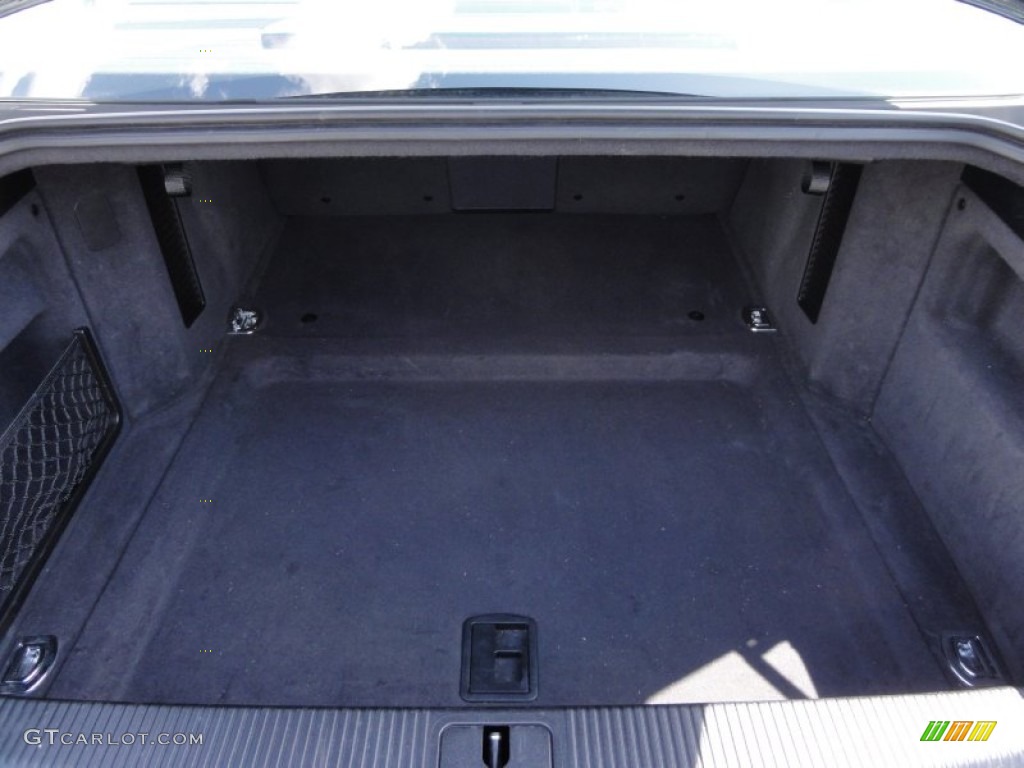 2009 Audi A8 4.2 quattro Trunk Photos