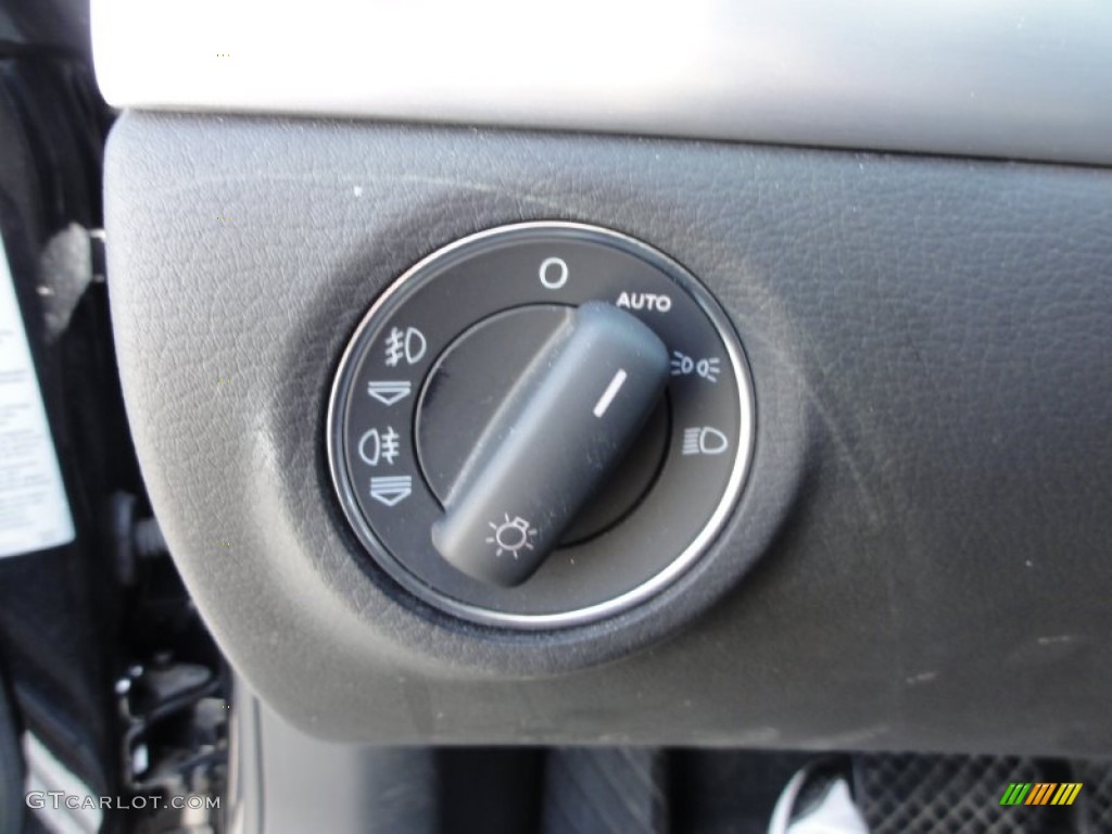 2009 Audi A8 4.2 quattro Controls Photos