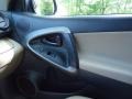 Super White - RAV4 I4 Photo No. 24