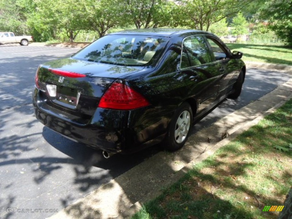 2006 Accord LX Sedan - Nighthawk Black Pearl / Black photo #7
