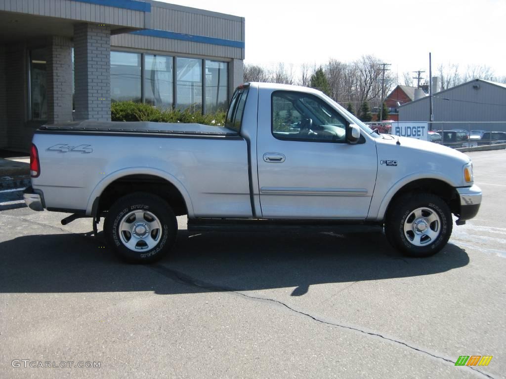 2003 F150 XLT Regular Cab 4x4 - Silver Metallic / Medium Graphite Grey photo #4