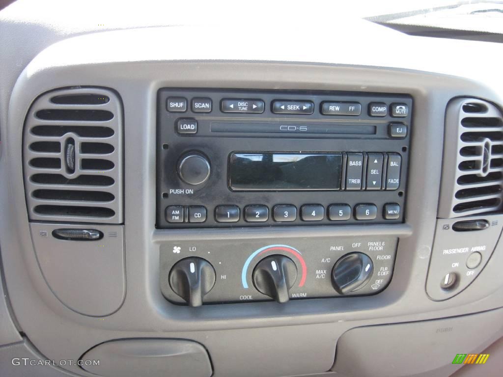 2003 F150 XLT Regular Cab 4x4 - Silver Metallic / Medium Graphite Grey photo #7