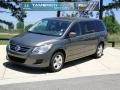 Meteor Gray Metallic - Routan SE Photo No. 1