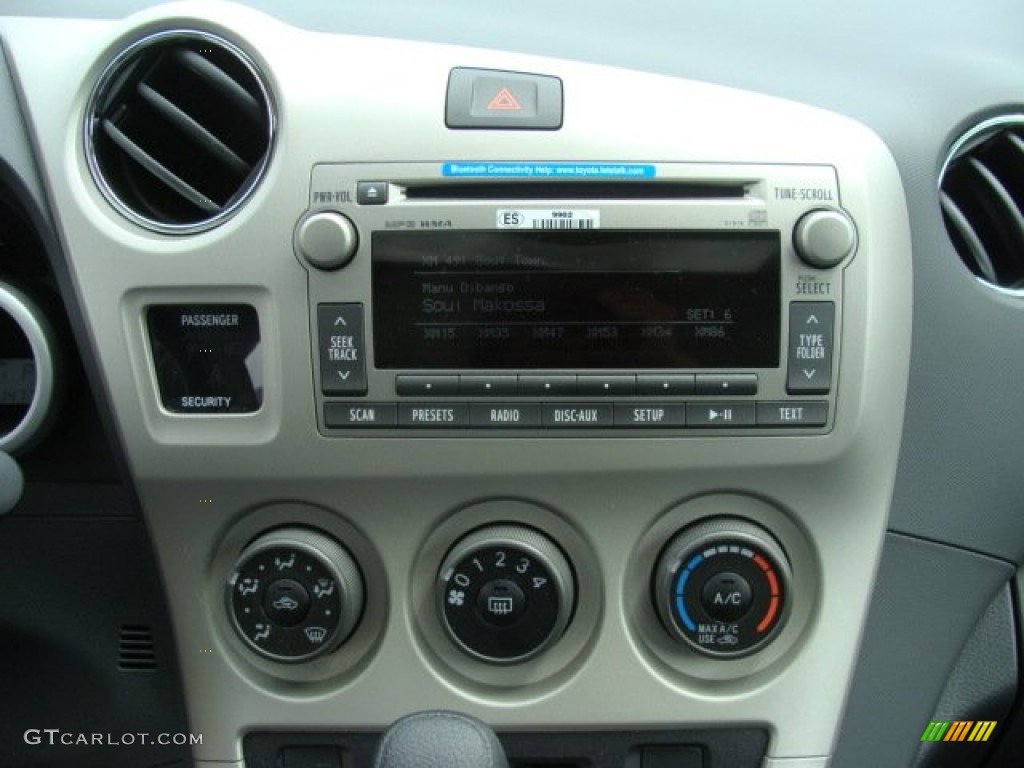2012 Toyota Matrix S AWD Controls Photos