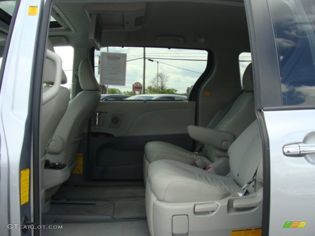 2012 Sienna XLE AWD - Silver Sky Metallic / Light Gray photo #13