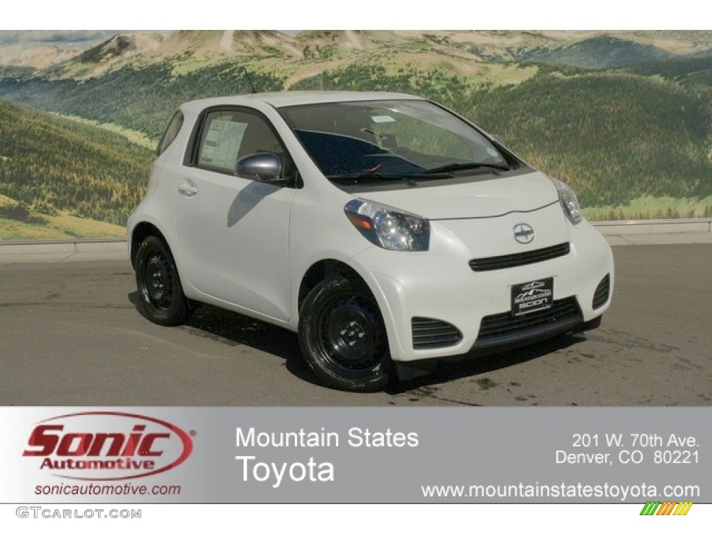 Blizzard White Pearl Scion iQ