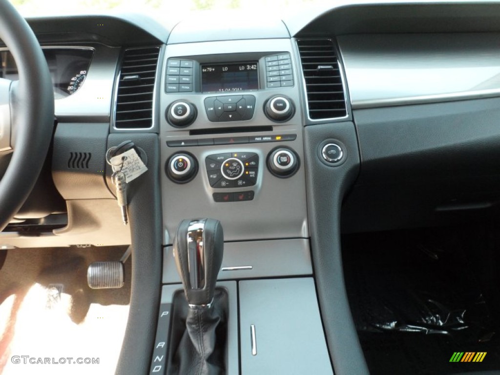 2013 Ford Taurus SEL Controls Photo #64279159