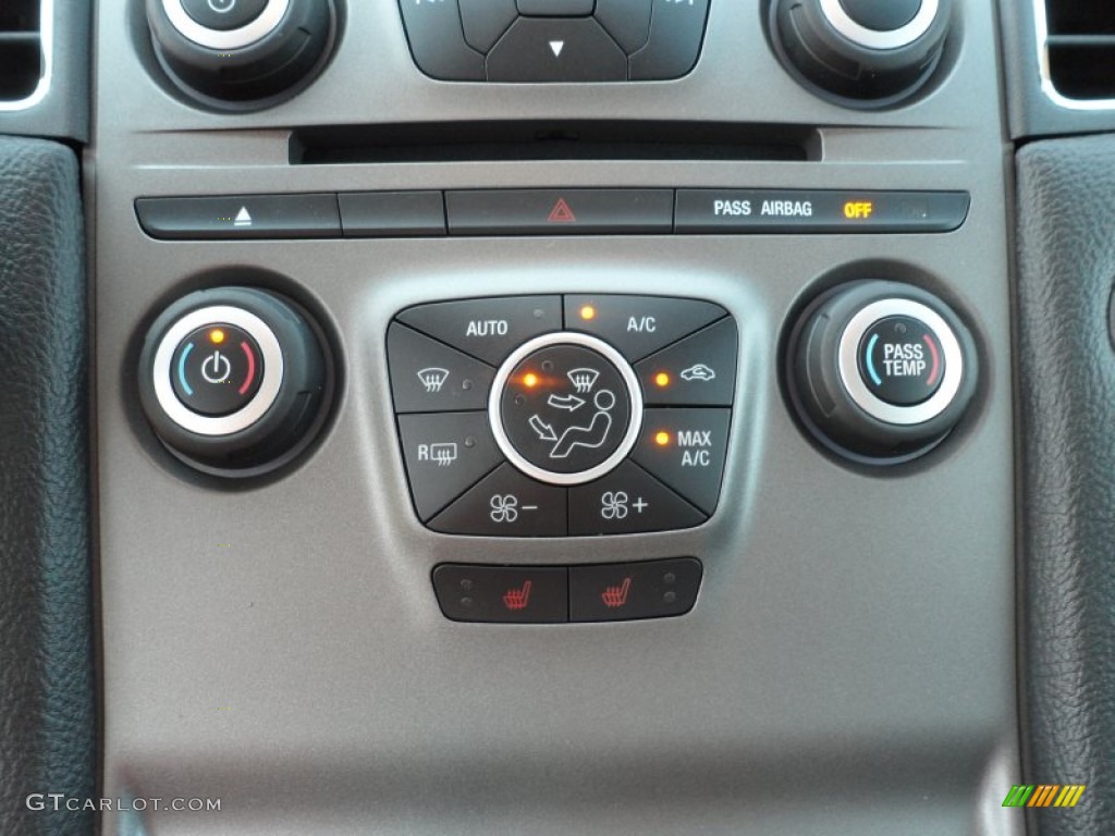 2013 Ford Taurus SEL Controls Photo #64279171