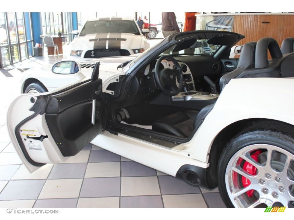 Black Interior 2005 Dodge Viper SRT-10 Commemoritive Edition Photo #64286540