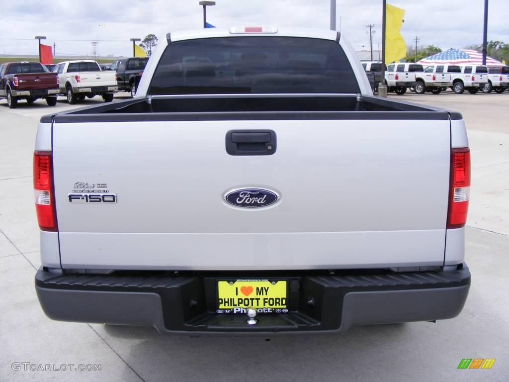 2006 F150 XL Regular Cab - Silver Metallic / Medium/Dark Flint photo #7