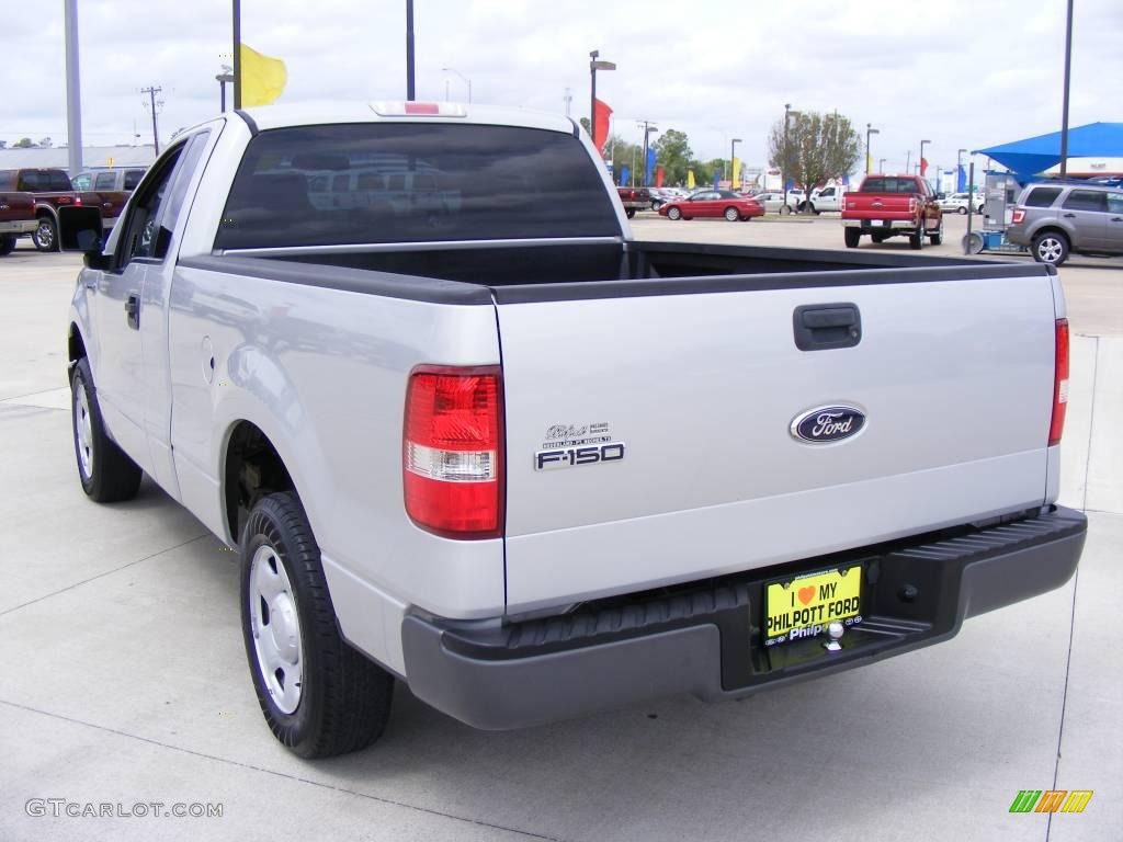 2006 F150 XL Regular Cab - Silver Metallic / Medium/Dark Flint photo #8