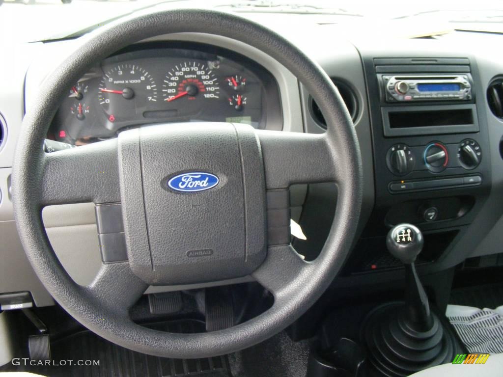 2006 F150 XL Regular Cab - Silver Metallic / Medium/Dark Flint photo #30