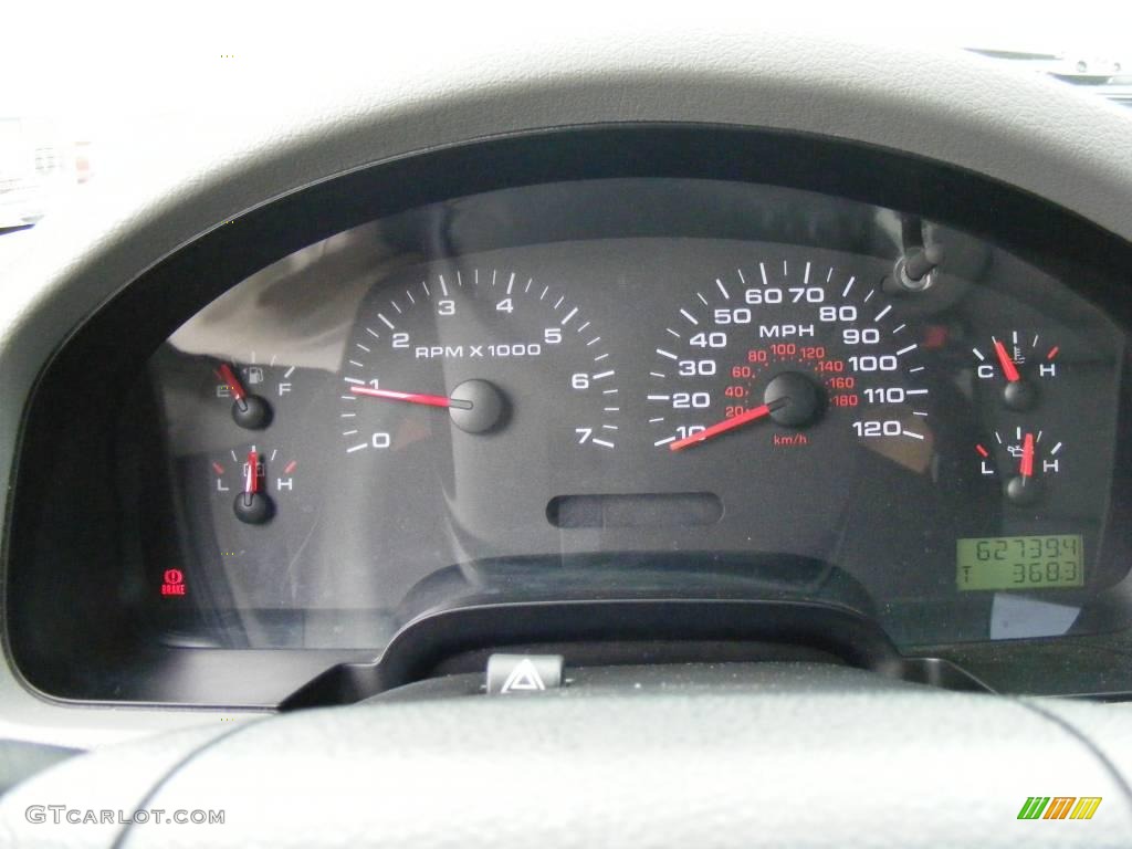 2006 F150 XL Regular Cab - Silver Metallic / Medium/Dark Flint photo #36