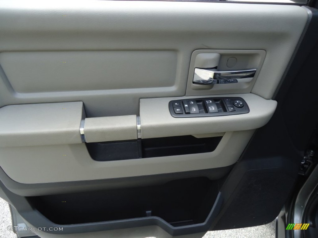 2012 Dodge Ram 1500 SLT Quad Cab 4x4 Dark Slate Gray/Medium Graystone Door Panel Photo #64292395