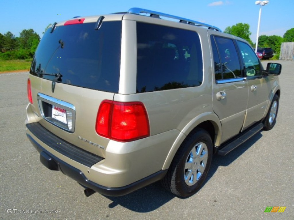 2006 Navigator Ultimate 4x4 - Cashmere Tri-Coat / Camel photo #6