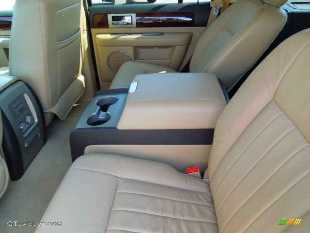 2006 Navigator Ultimate 4x4 - Cashmere Tri-Coat / Camel photo #17