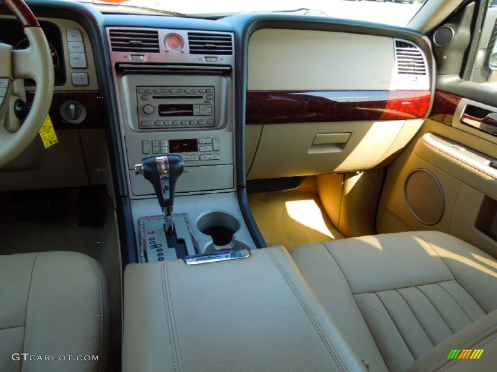 2006 Navigator Ultimate 4x4 - Cashmere Tri-Coat / Camel photo #20