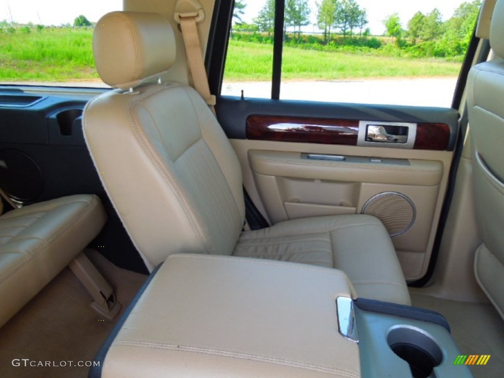 2006 Navigator Ultimate 4x4 - Cashmere Tri-Coat / Camel photo #23