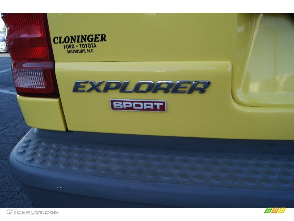 2003 Explorer Sport XLT 4x4 - Zinc Yellow / Midnight Gray photo #19