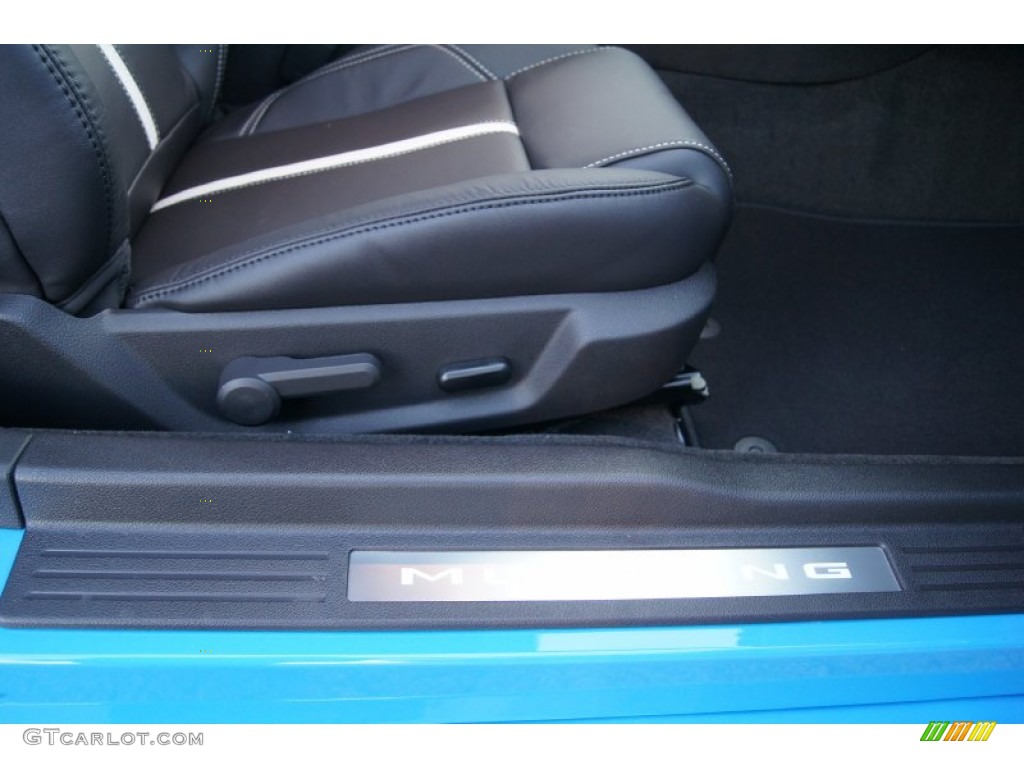 2013 Ford Mustang GT Premium Coupe Front Seat Photo #64297617