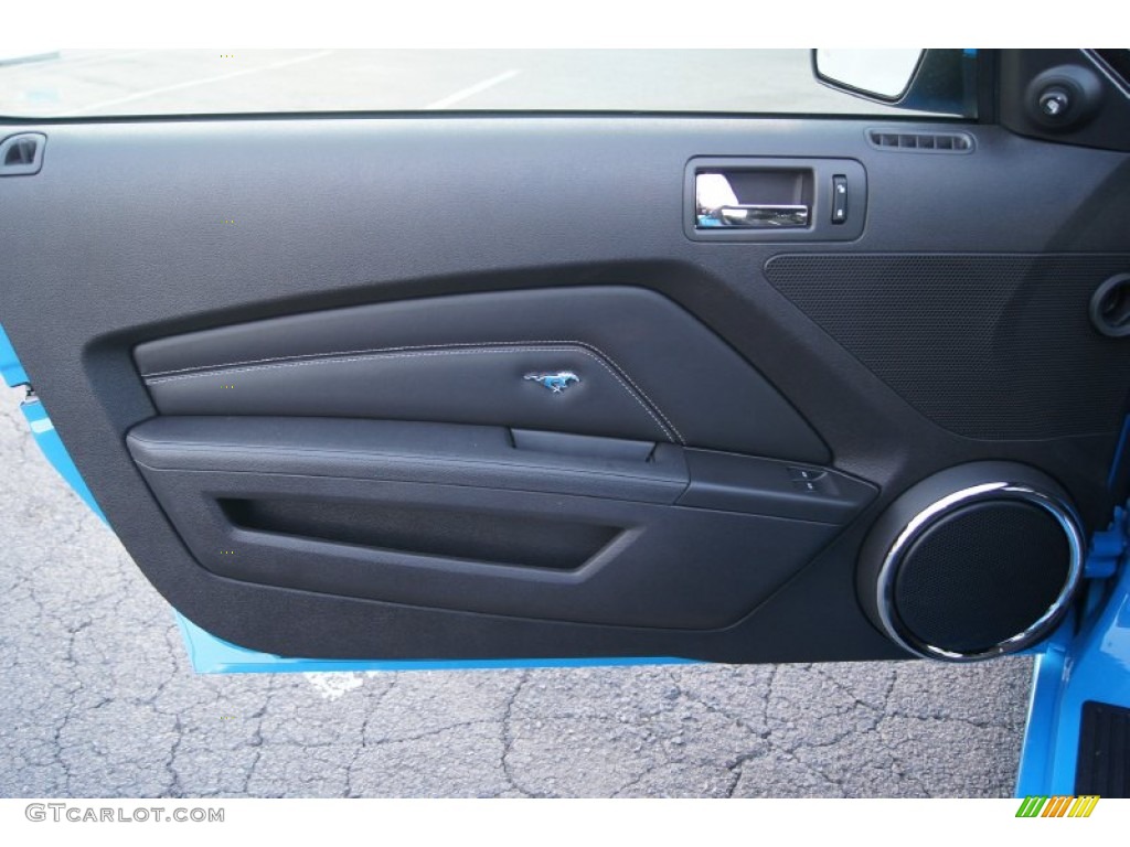 2013 mustang door panel