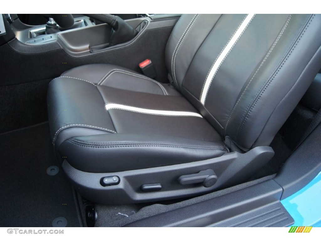 Charcoal Black/Cashmere Accent Interior 2013 Ford Mustang GT Premium Coupe Photo #64297641