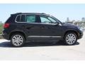 Deep Black Metallic - Tiguan SE Photo No. 7