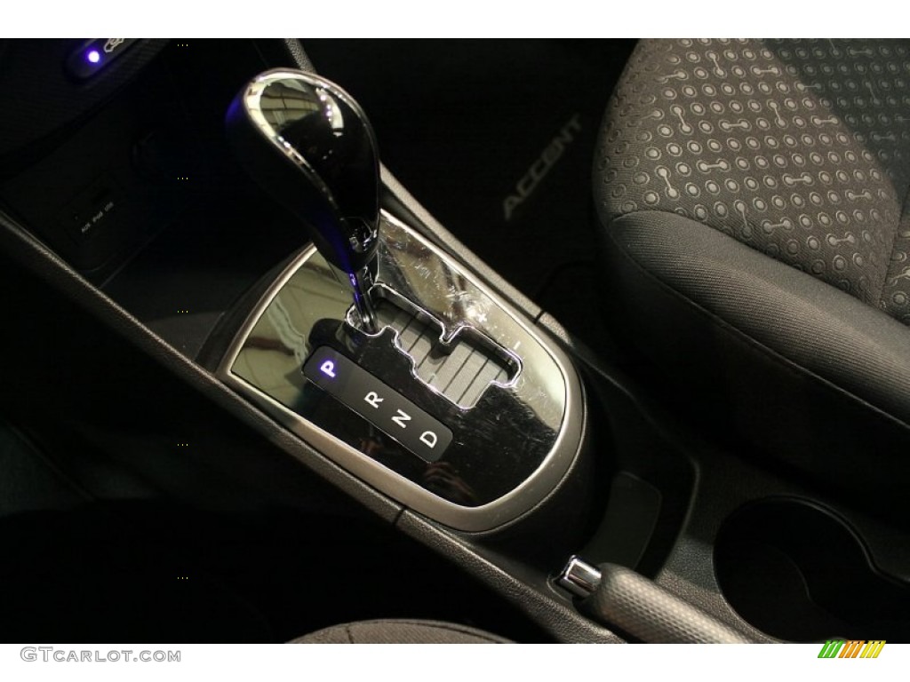 2012 Hyundai Accent SE 5 Door 6 Speed Shiftronic Automatic Transmission Photo #64300452