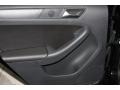 Black - Jetta SE Sedan Photo No. 19