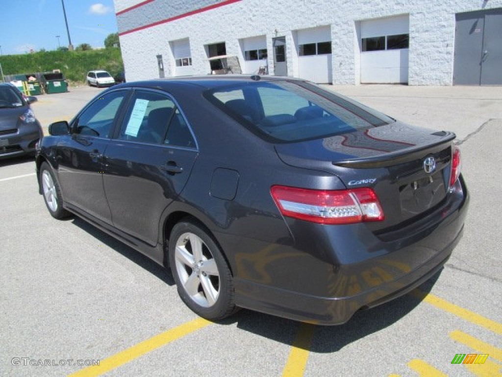 2010 Camry SE - Magnetic Gray Metallic / Dark Charcoal photo #4