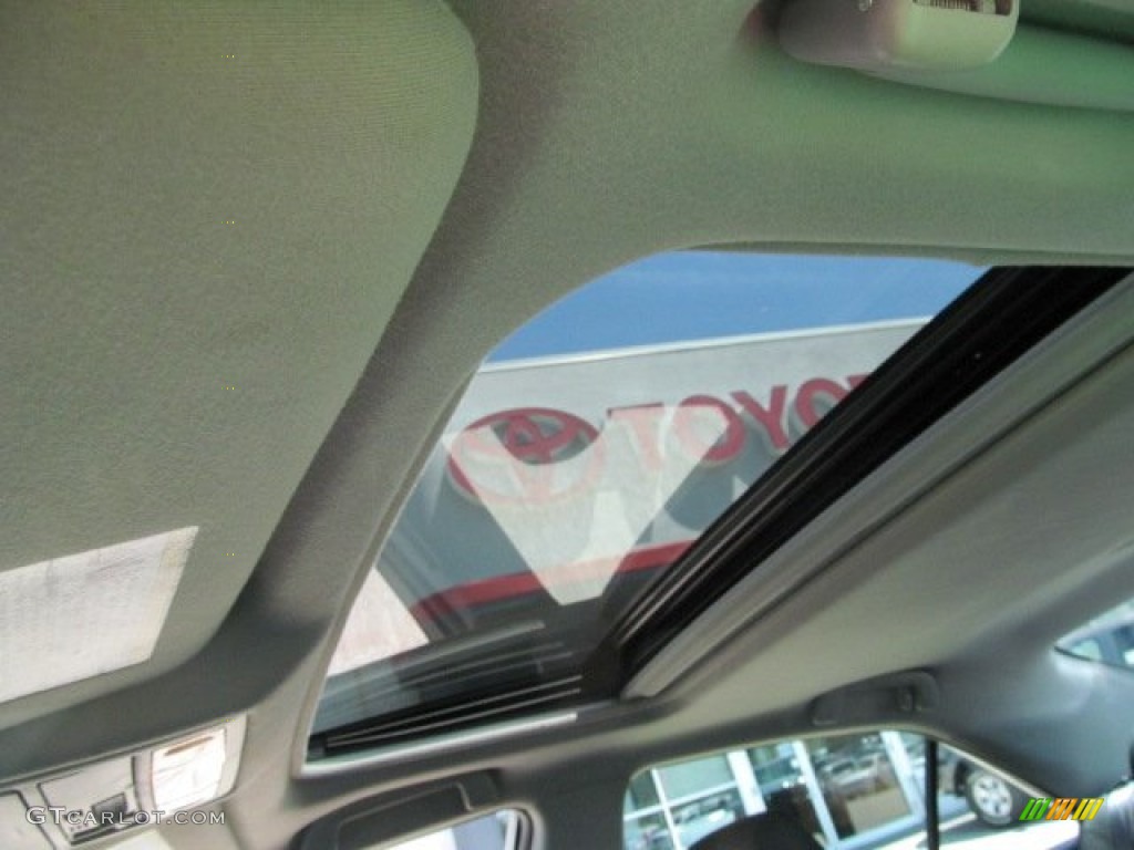 2010 Camry SE - Magnetic Gray Metallic / Dark Charcoal photo #11