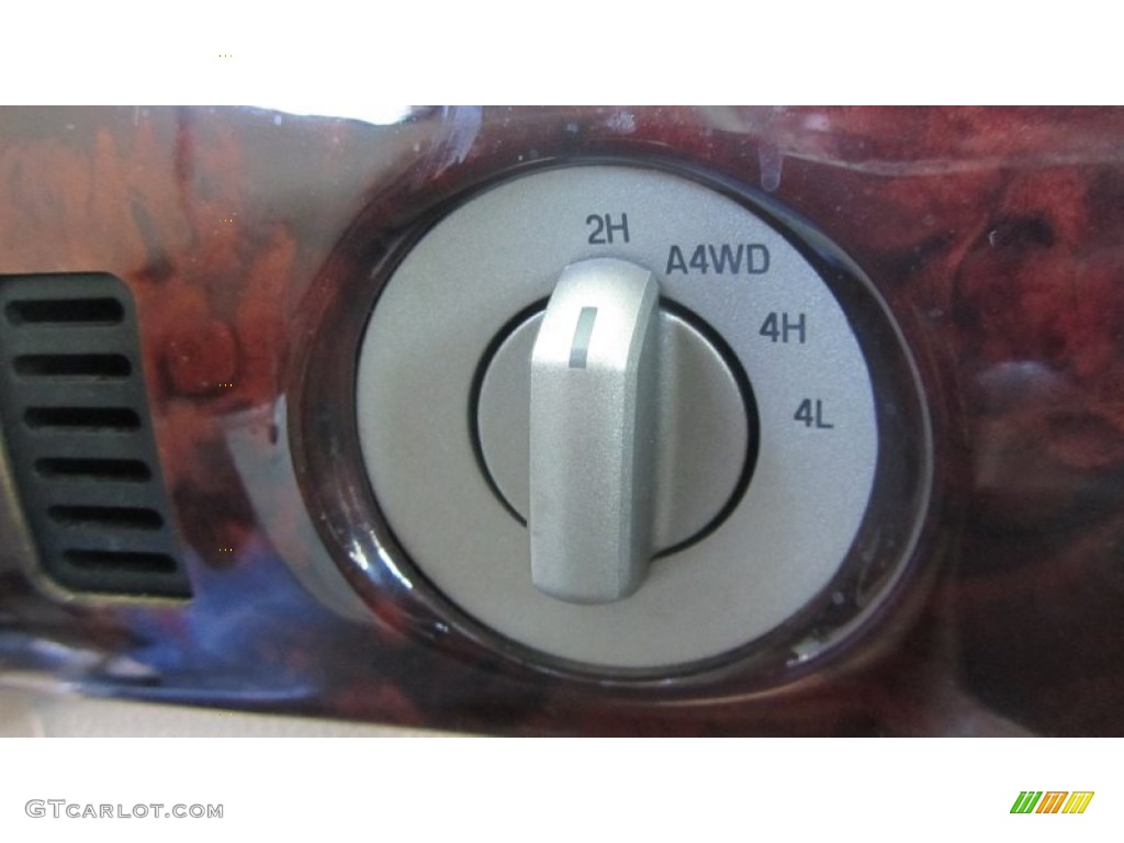 2004 Navigator Luxury 4x4 - Merlot Red Metallic / Dove Grey photo #24