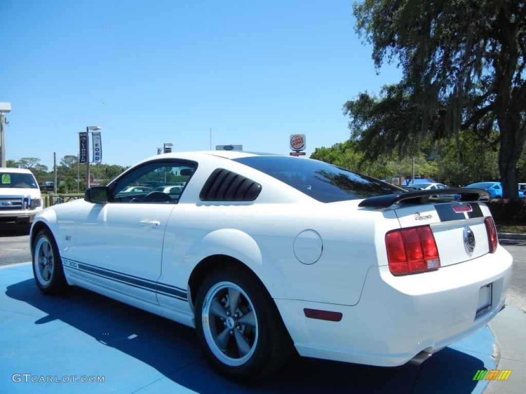 2005 Mustang GT Premium Coupe - Performance White / Red Leather photo #3