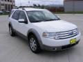 Oxford White - Taurus X SEL Photo No. 4