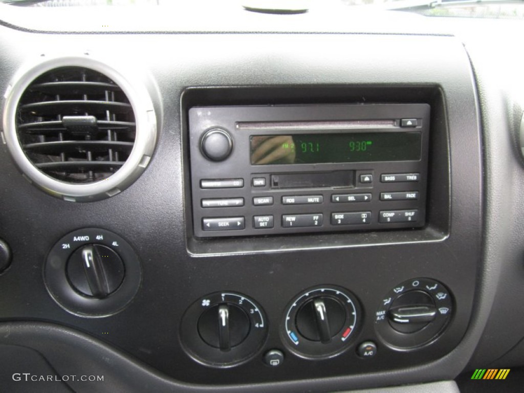 2003 Expedition XLT 4x4 - Silver Birch Metallic / Flint Grey photo #14