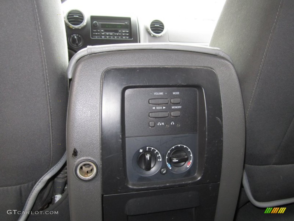 2003 Expedition XLT 4x4 - Silver Birch Metallic / Flint Grey photo #18