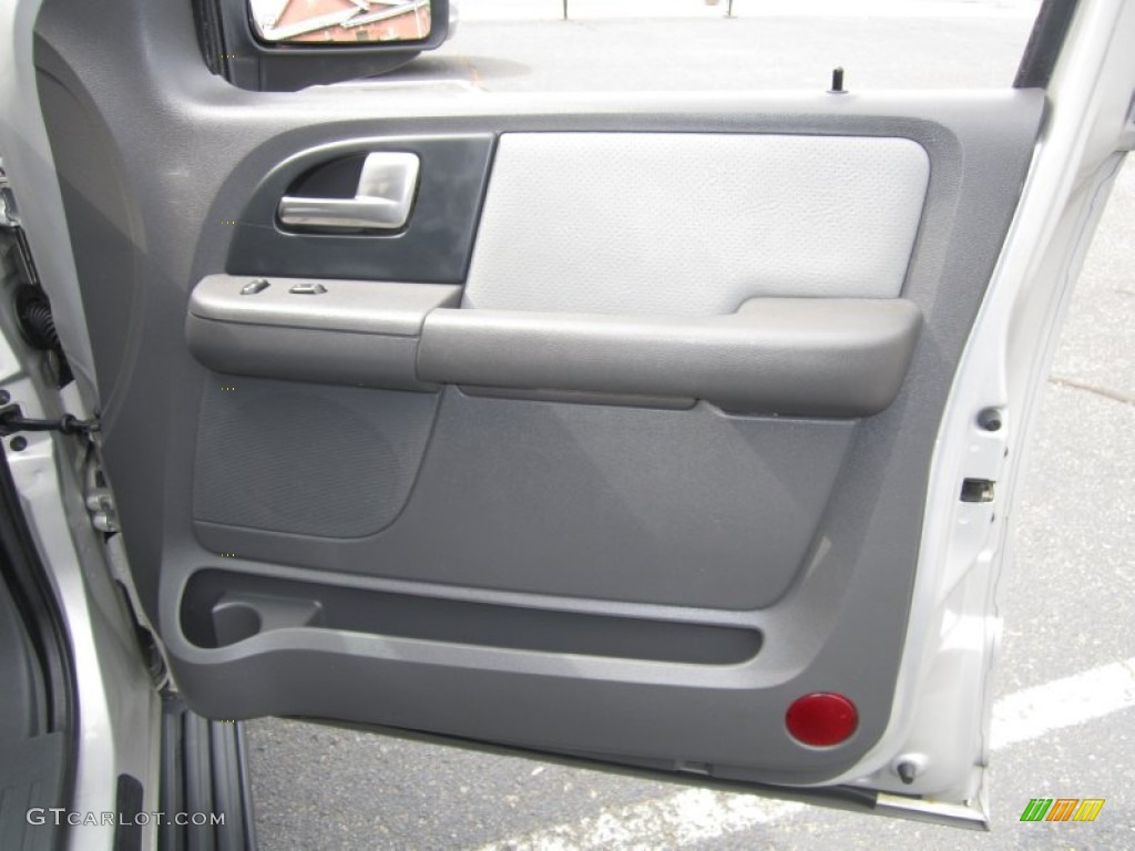 2003 Expedition XLT 4x4 - Silver Birch Metallic / Flint Grey photo #21
