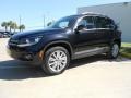 Deep Black Metallic - Tiguan SE Photo No. 3