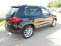 Deep Black Metallic - Tiguan SE Photo No. 7