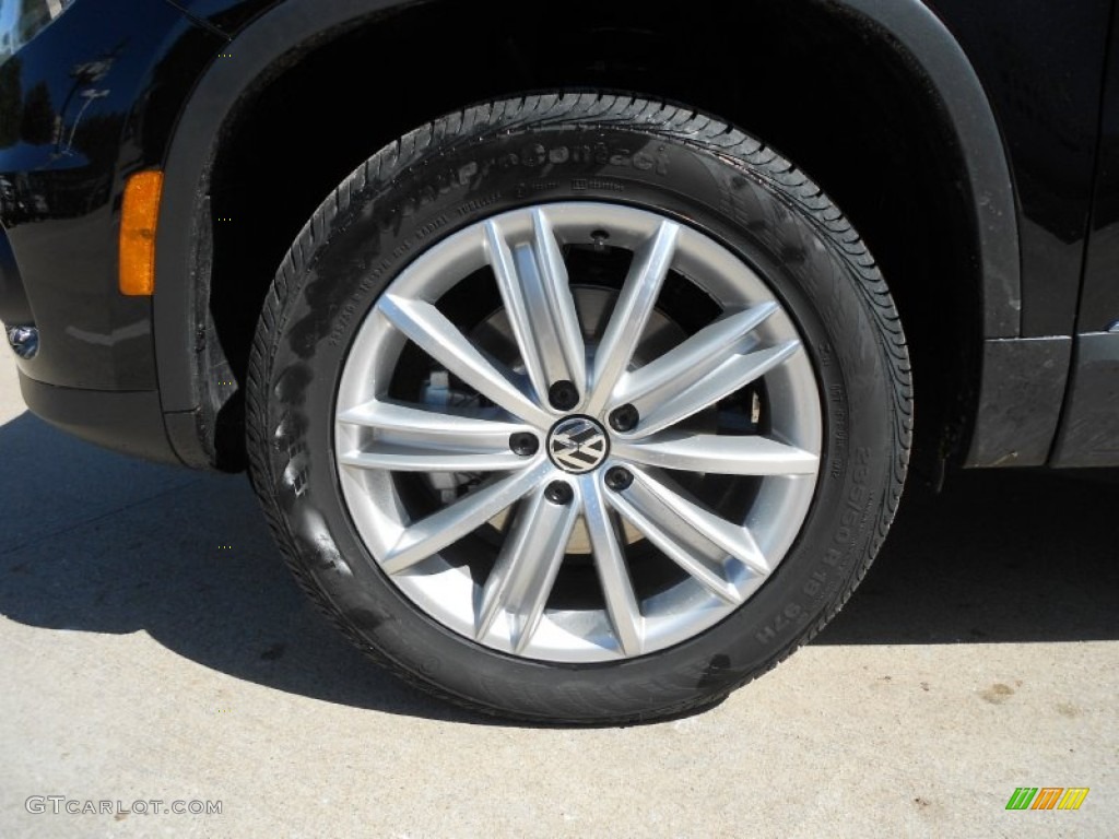 2012 Tiguan SE - Deep Black Metallic / Black photo #9
