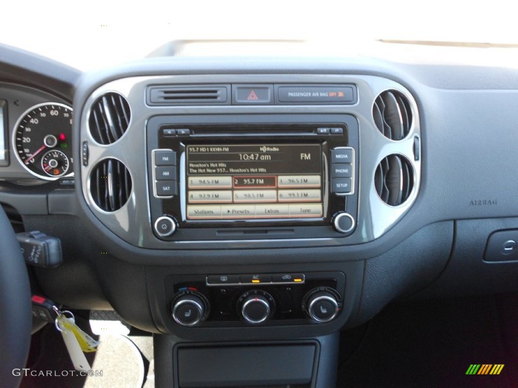 2012 Tiguan SE - Deep Black Metallic / Black photo #17