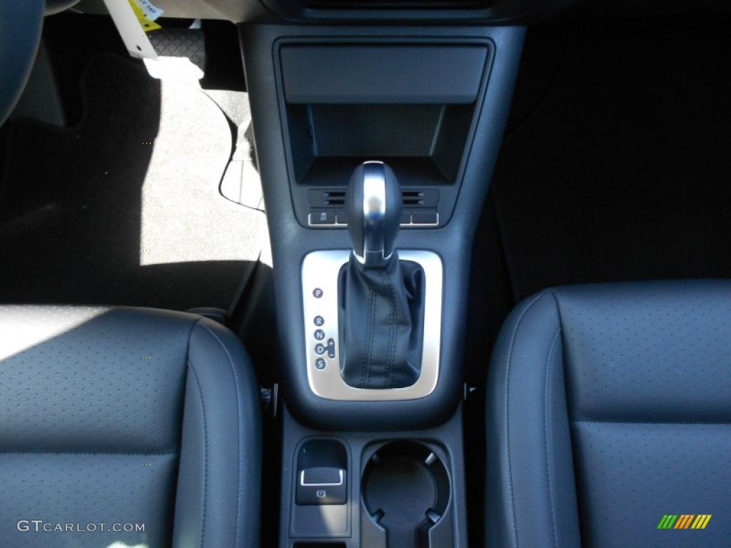 2012 Tiguan SE - Deep Black Metallic / Black photo #18