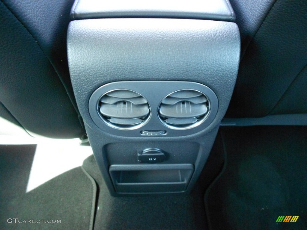 2012 Tiguan SE - Deep Black Metallic / Black photo #20