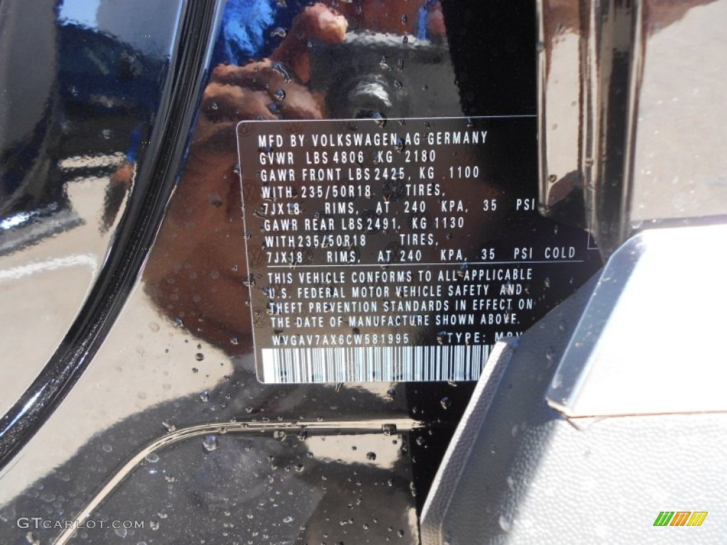 2012 Tiguan SE - Deep Black Metallic / Black photo #23