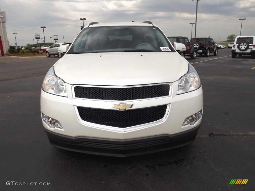 2012 Traverse LT - White Diamond Tricoat / Dark Gray/Light Gray photo #2